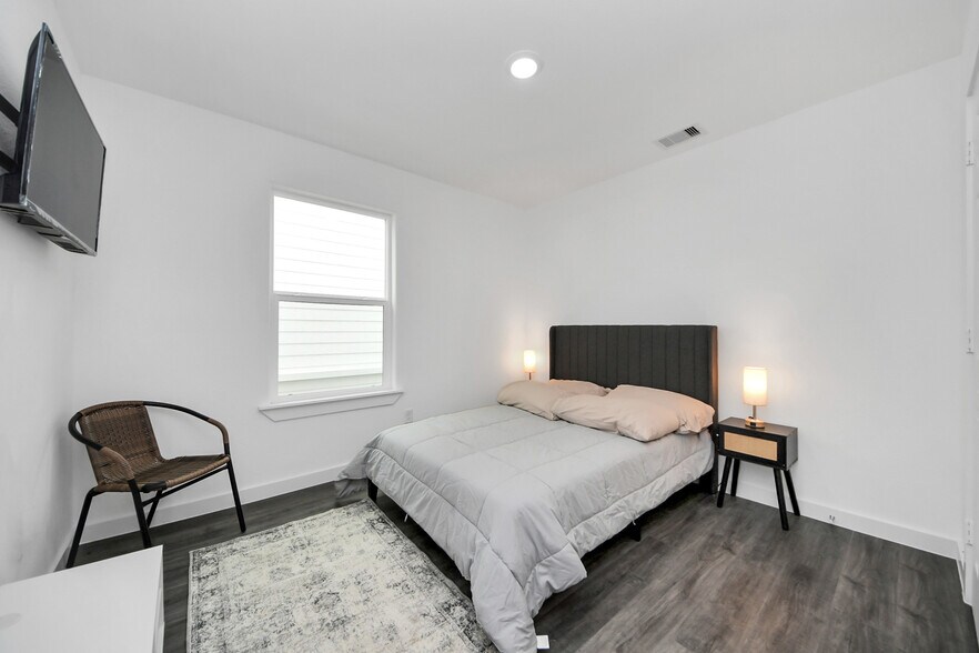 More Photos Of , Houston Multifamily For Sale