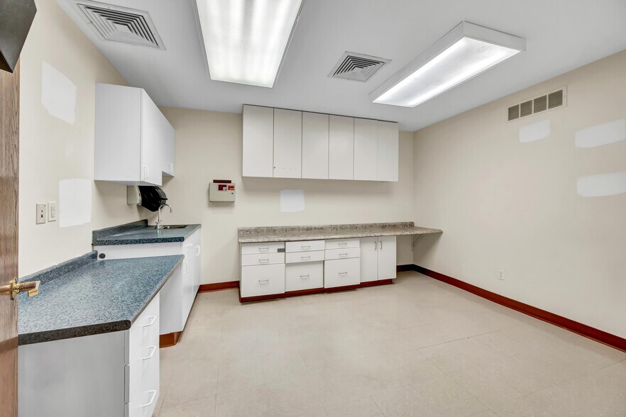 More Photos Of 48 Route 6, Yorktown Heights Medical For Sale