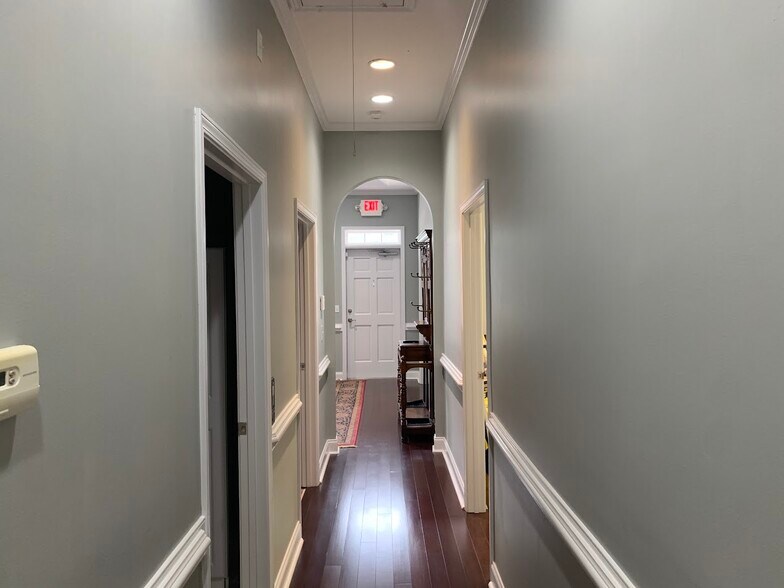 More Photos Of 1825 Lockeway Dr, Alpharetta Office For Sale