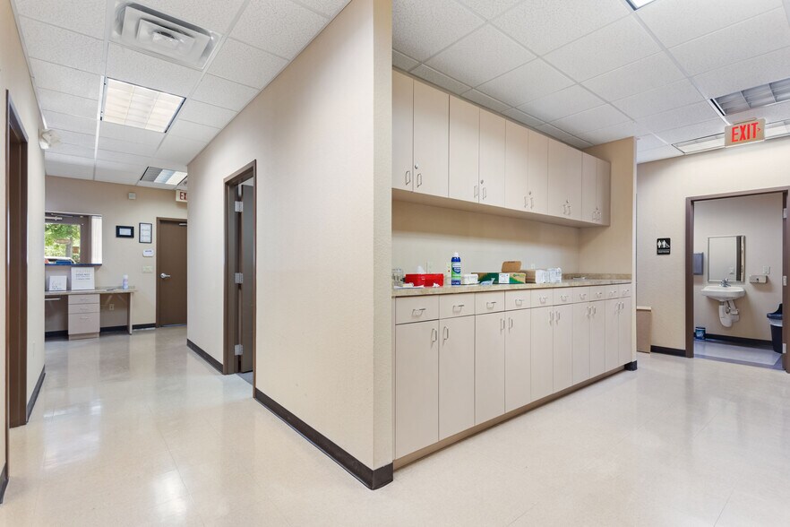 More Photos Of 4714 N Armenia Ave, Tampa Medical For Lease