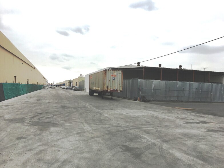 More Photos Of 11911 Woodruff Ave, Downey Warehouse For Sale