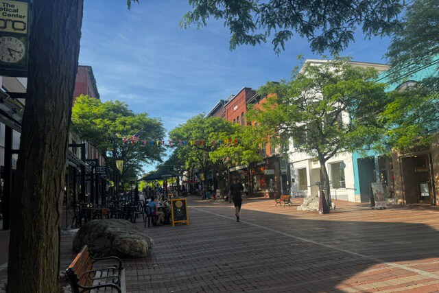 More Photos Of 112 Church St, Burlington General Retail For Lease