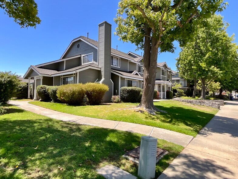 More Photos Of 417 Tiffany Dr, Santa Maria Apartments For Sale