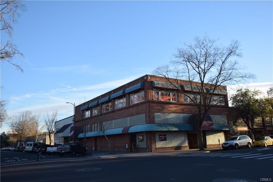 More Photos Of 200 Wall St, Chico Bar For Sale