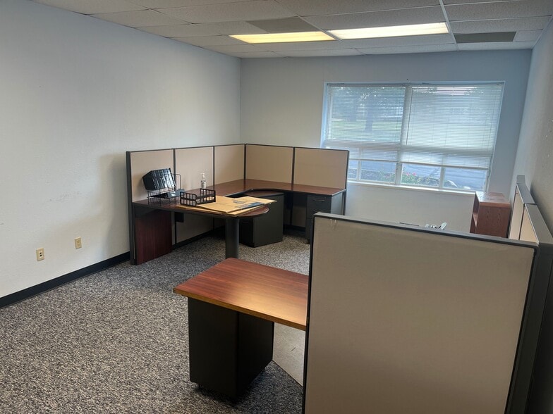 More Photos Of 12604A 3rd, Grandview Medical For Lease