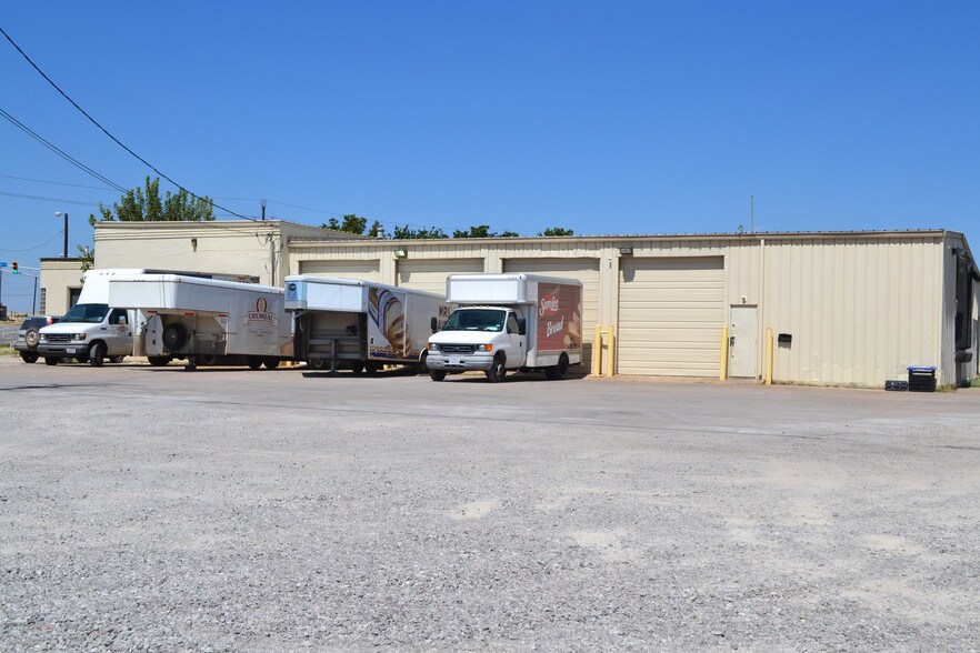 More Photos Of 301 E Scott Ave, Wichita Falls Warehouse For Sale