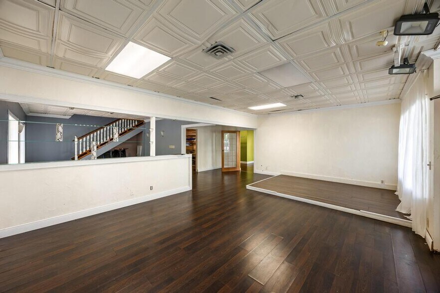 More Photos Of 4066 Broward Blvd, Fort Lauderdale Storefront Retail Office For Lease