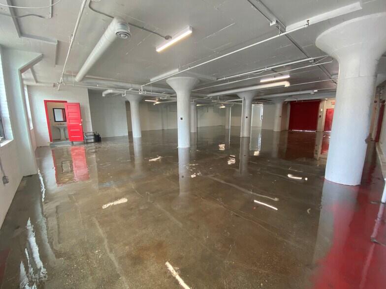 More Photos Of 1729 N 2nd St, Minneapolis Flex For Lease