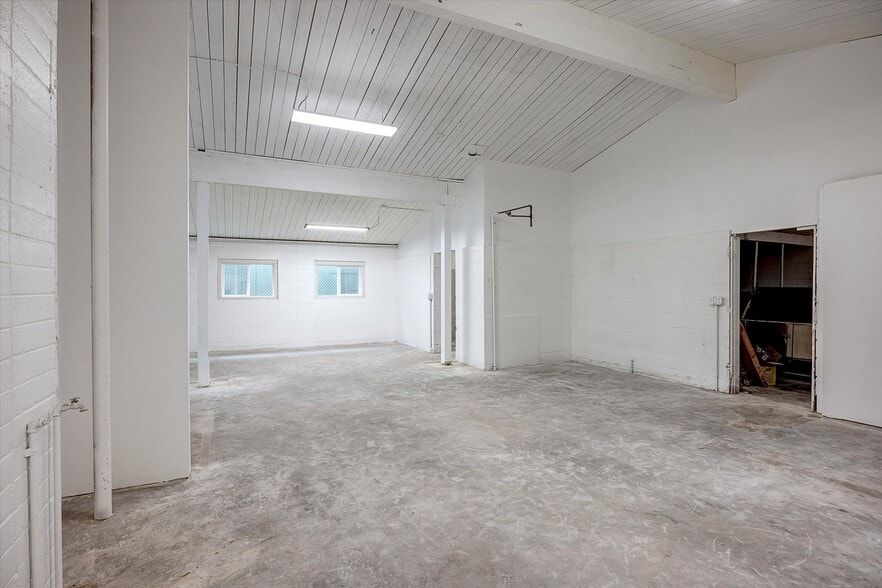 More Photos Of 13045 Lake City Way NE, Seattle Office For Sale