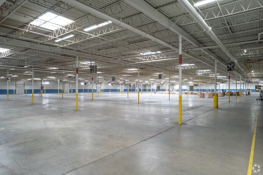 More Photos Of 4221 Monaco St, Denver Warehouse For Lease
