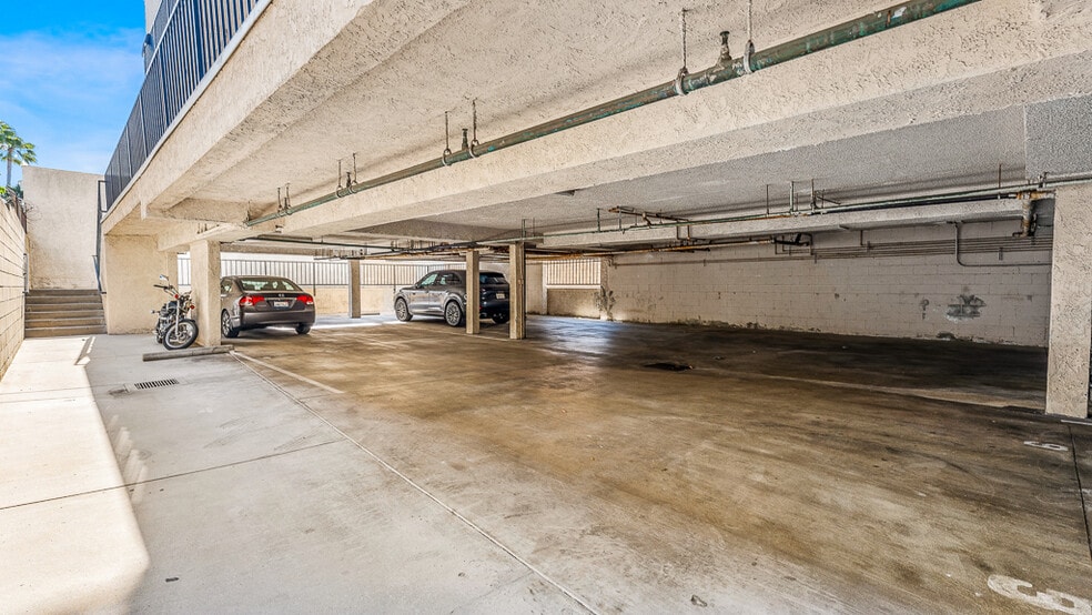 More Photos Of 5319 Cartwright Ave, North Hollywood Apartments For Sale