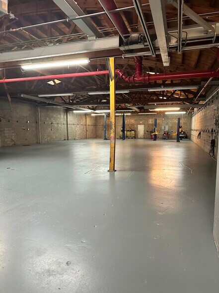 More Photos Of 401 N Trumbull Ave, Chicago Industrial For Sale
