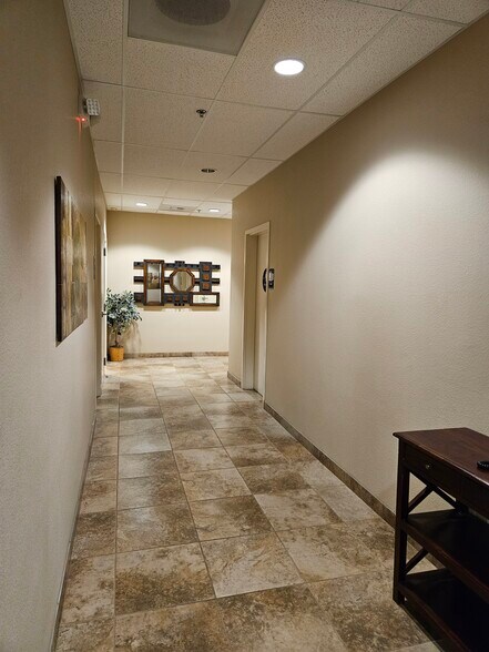 More Photos Of 1165 Scenic Dr, Modesto Office For Lease