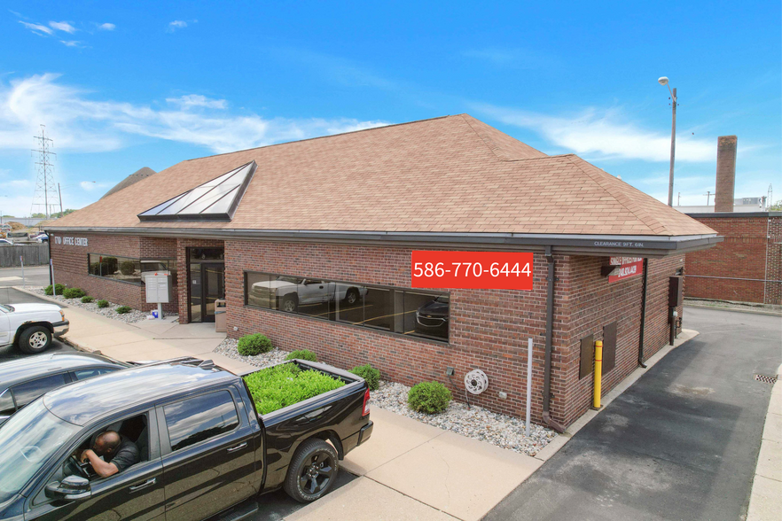 Primary Photo Of 1710 E 12 Mile Rd, Royal Oak Coworking Space