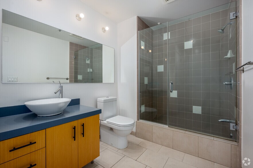 More Photos Of 1530 J St, Sacramento Apartments For Lease