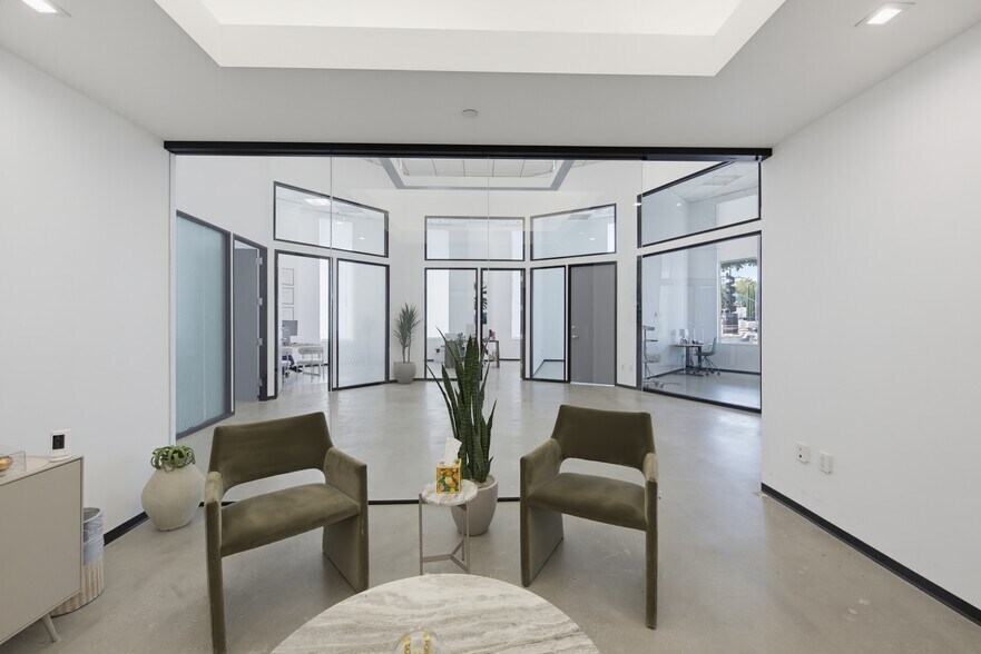 More Photos Of 350 S Beverly Dr, Beverly Hills Office For Lease