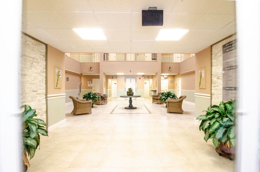 More Photos Of 900 NW 13th St, Boca Raton Medical For Lease