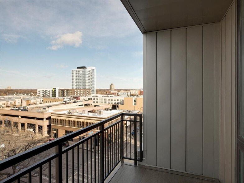 More Photos Of 10 2nd St SE, Minneapolis Apartments For Lease