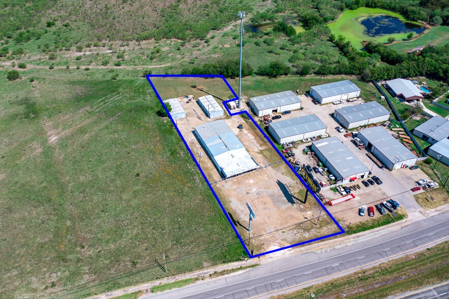 More Photos Of 5878 W US Highway 80, Terrell Showroom For Sale