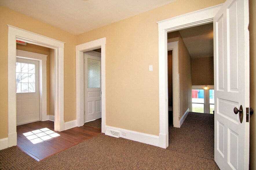 More Photos Of 1220 Belleview Dr, Lawrenceburg Office For Lease