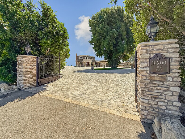 More Photos Of 10200 Lilac Ln, Chatsworth Specialty For Sale