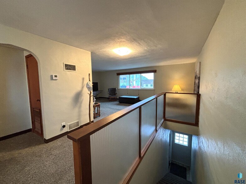 More Photos Of 118 N Broadway Ave, Miller General Retail For Sale