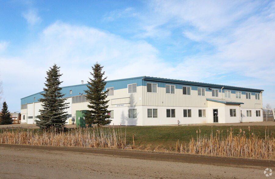 More Photos Of 8 Van Der Horn Way, Red Deer County Truck Terminal For Sale