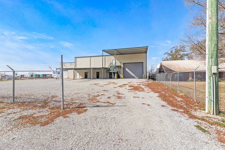 More Photos Of 1016 N Cruse Ave, Broussard Warehouse For Sale