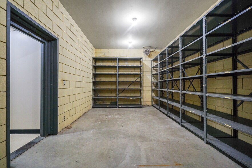 More Photos Of 1414 Webster St, Alameda Bank For Lease