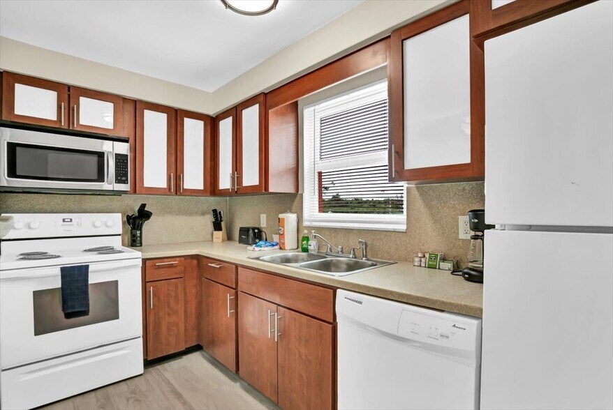 More Photos Of 18205 Gulf Blvd, Redington Shores Apartments For Sale