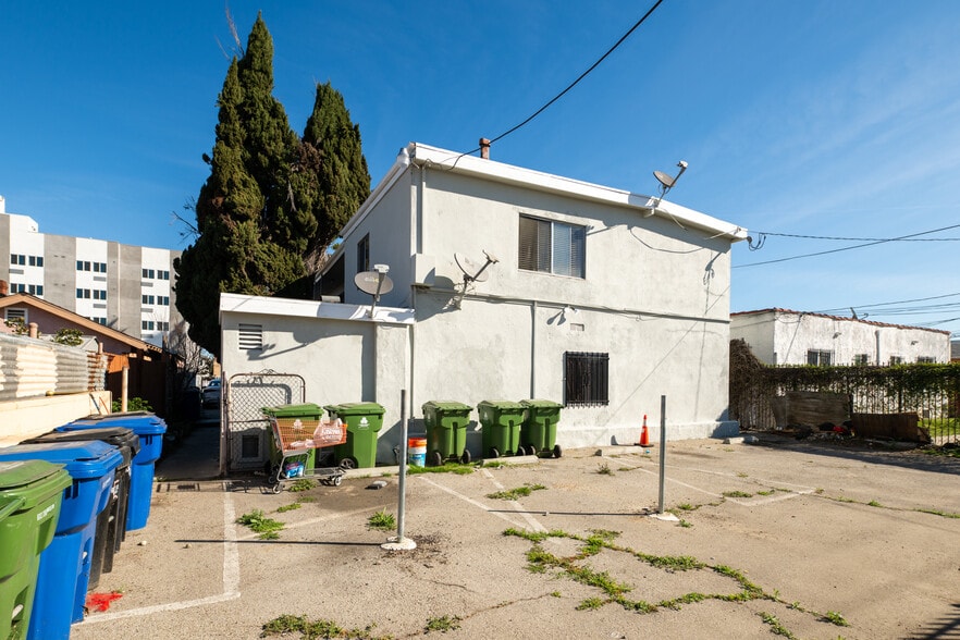 More Photos Of 732 W 76th St, Los Angeles Apartments For Sale