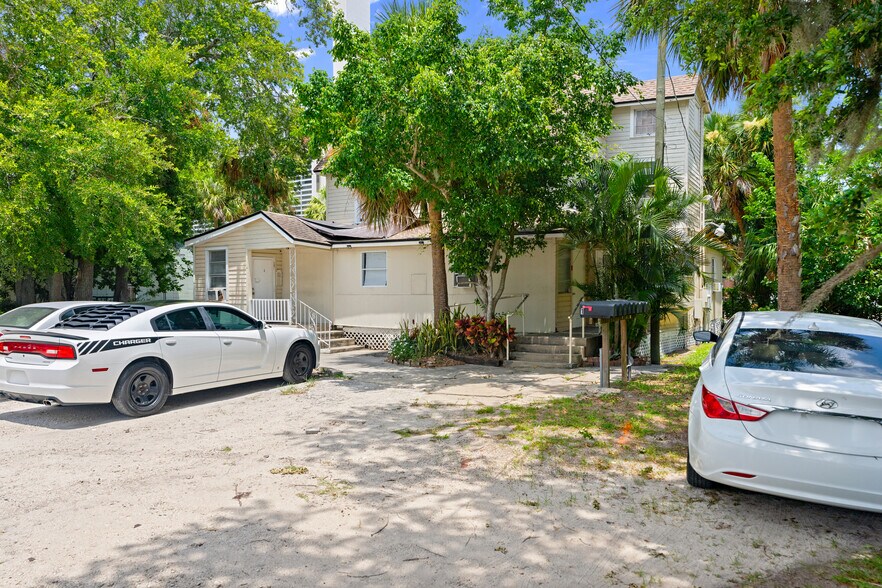 More Photos Of 228 Bay St, Daytona Beach Apartments For Sale