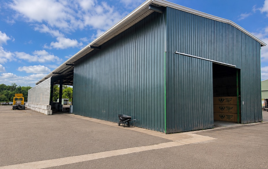 Primary Photo Of 4515 NE Elliott Cir, Corvallis Lumberyard For Lease