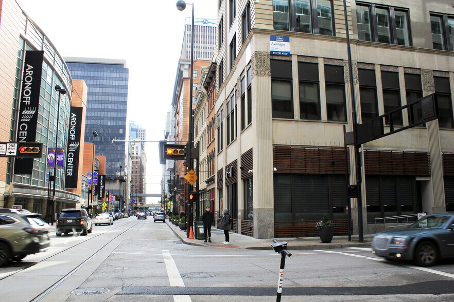 More Photos Of 137-151 W 4th St, Cincinnati Office For Sale