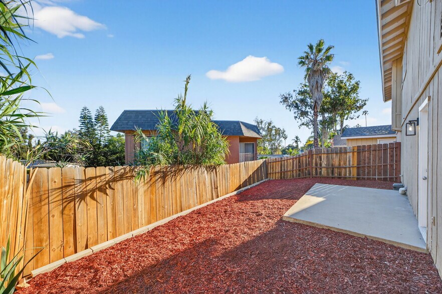 More Photos Of 631 Hillside Ter, Vista Apartments For Sale