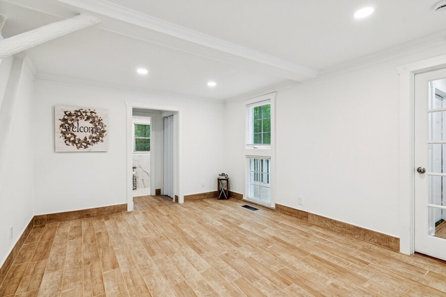 More Photos Of 375 Deerfield Dr, Dahlonega Multifamily For Sale