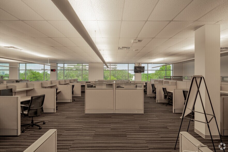 More Photos Of 10000 Rogers Run, San Antonio Office For Sale