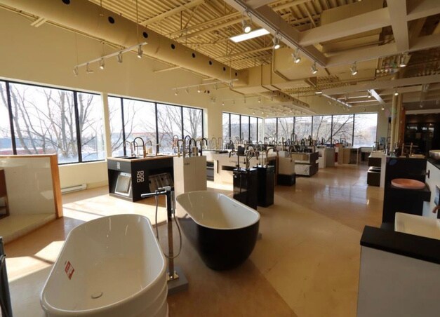 More Photos Of 1-19 Rue Sunnydale, Dollard-des-Ormeaux Storefront Retail Office For Lease