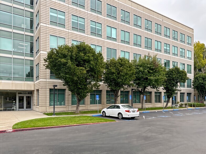 More Photos Of 6200 Stoneridge Mall Rd, Pleasanton Coworking Space