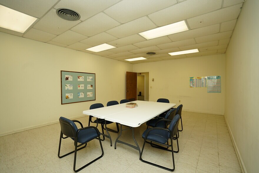 More Photos Of 4323 Primrose Rd, Columbus Religious Facility For Sale