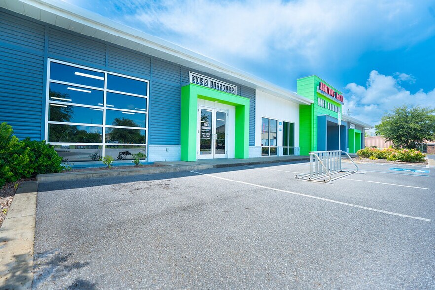 More Photos Of 21 Hollywood Blvd SW, Fort Walton Beach General Retail For Sale