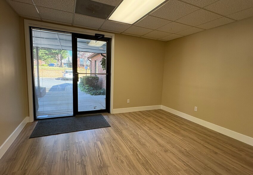 More Photos Of 3040 Berkmar Dr, Charlottesville Medical For Lease