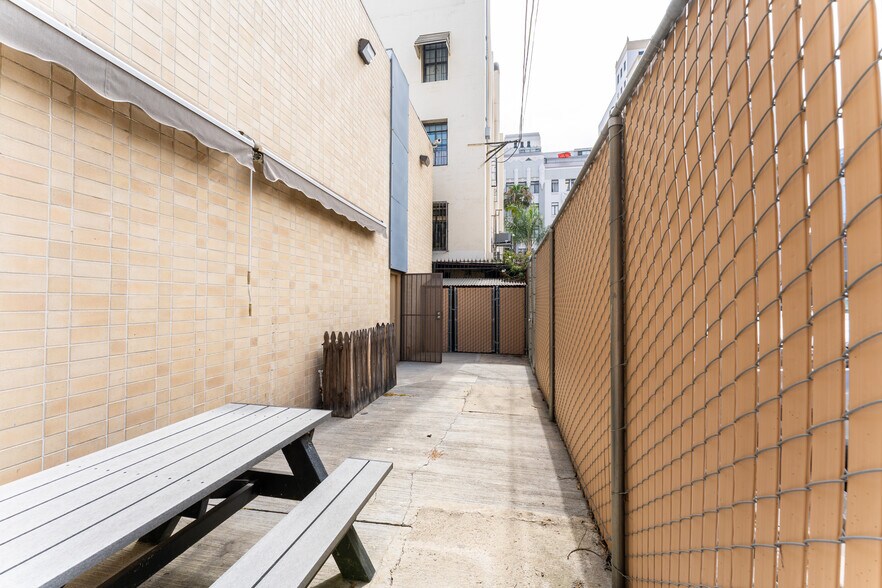 More Photos Of 434 E Broadway, Long Beach Loft Creative Space For Sale
