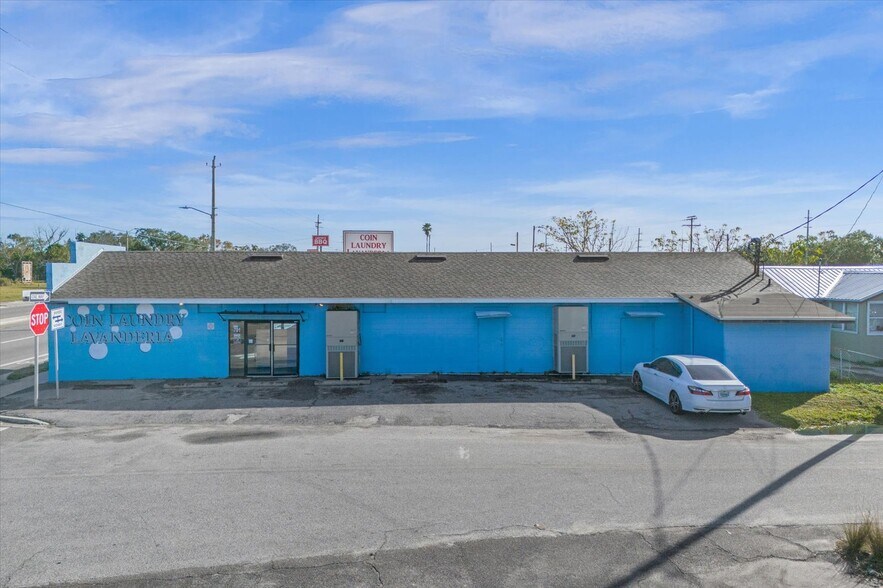More Photos Of 701 E Canal St, Mulberry Convenience Store For Lease