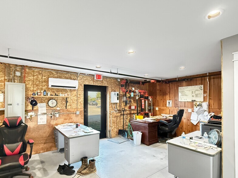 More Photos Of 1911 NE 58th Ave, Des Moines Industrial For Sale