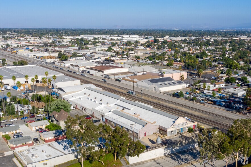 More Photos Of 560 E Commercial St, Pomona Manufacturing For Lease