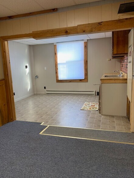 More Photos Of 1049 Tiogue Ave, Coventry Showroom For Lease