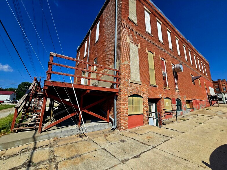 More Photos Of 401 Main St, Tarkio Restaurant For Sale