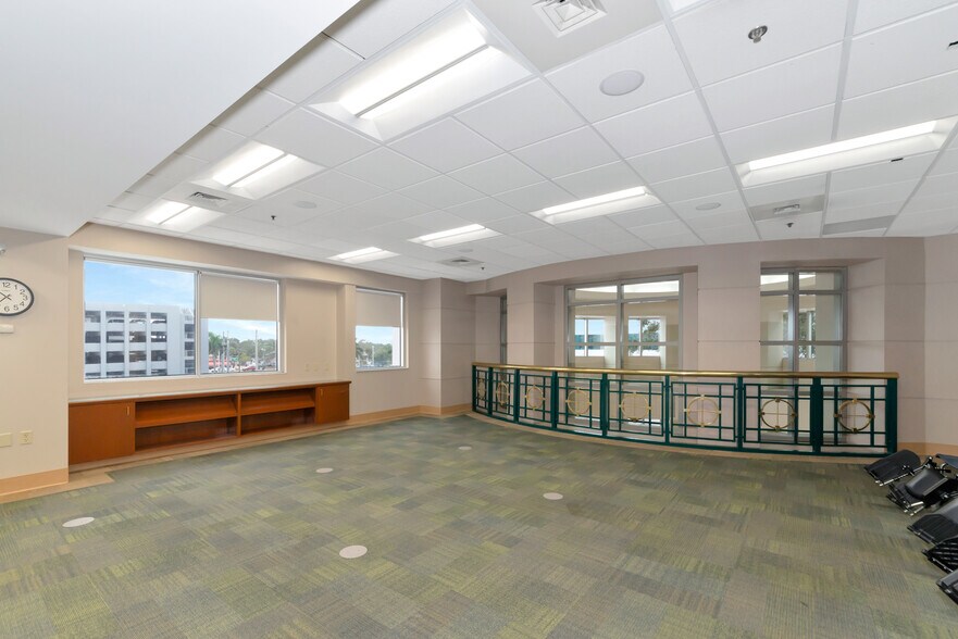 More Photos Of 1921 Waldemere St, Sarasota Medical For Lease