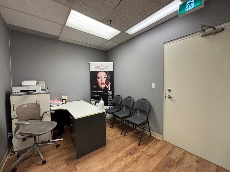 More Photos Of 2401 Yonge St, Toronto Medical For Lease